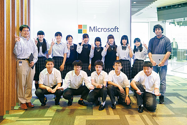 「テクノロジーを使って働く将来の自分」をプレゼンテーション　日本マイクロソフト「総合学習プログラム」