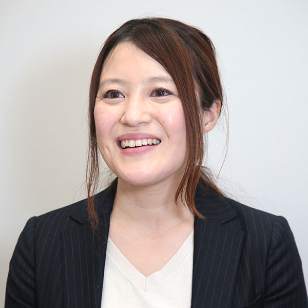 ポスターセッションの指導にあたった、高３学年担任・横井智美先生（理科）
