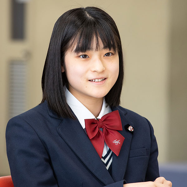 保育士になることをめざして勉強中の山﨑さん（家政・児童進学コース／高３）