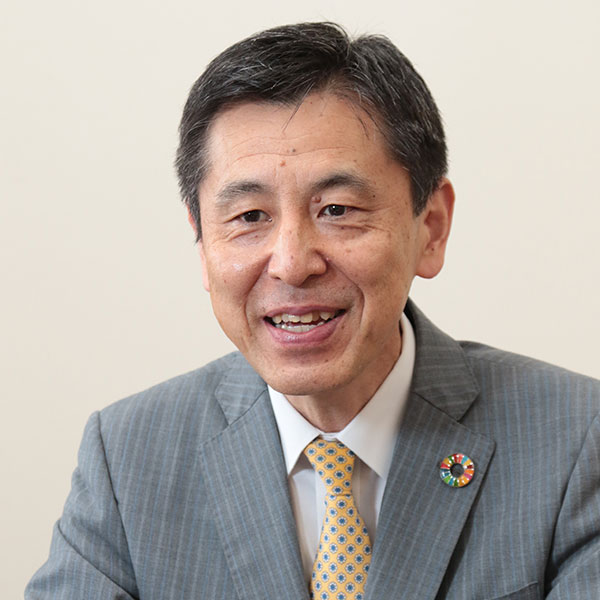 富谷 利光 校長