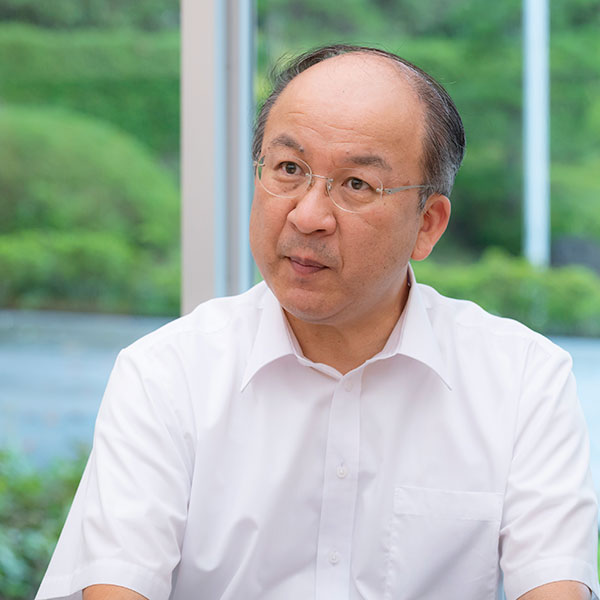 進路指導部長の和地克己先生