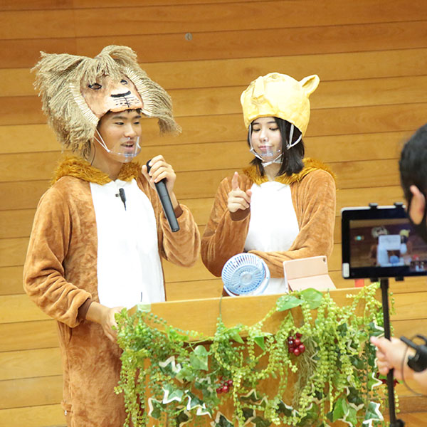 総合司会も頼もしい生徒会執行部。注目のマルチメディアサークルと連携し、オンライン文化祭の陰の力となって汗を流しました。