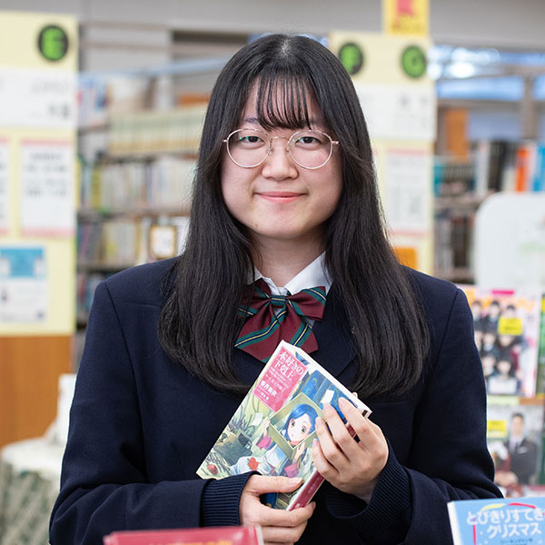 『獨協コース』の渡部七夏さん（吹奏楽部 サックス担当）