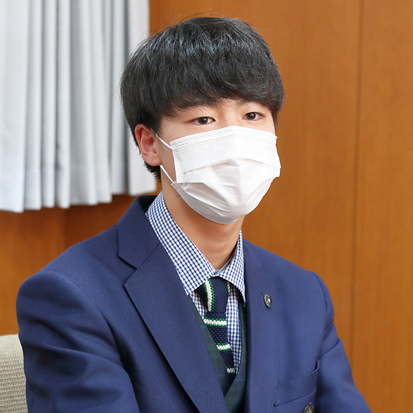 生徒会長　Yさん（高1）