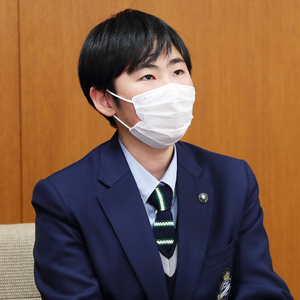 生徒会 副会長　Hさん（高1）