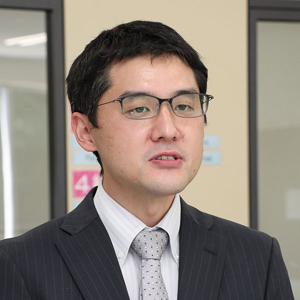 前田先生に、どんな生徒に入学してほしいか聞きました。すると、「未知のことに面白いと思って貪欲にチャレンジできる人」との答えが返ってきました。