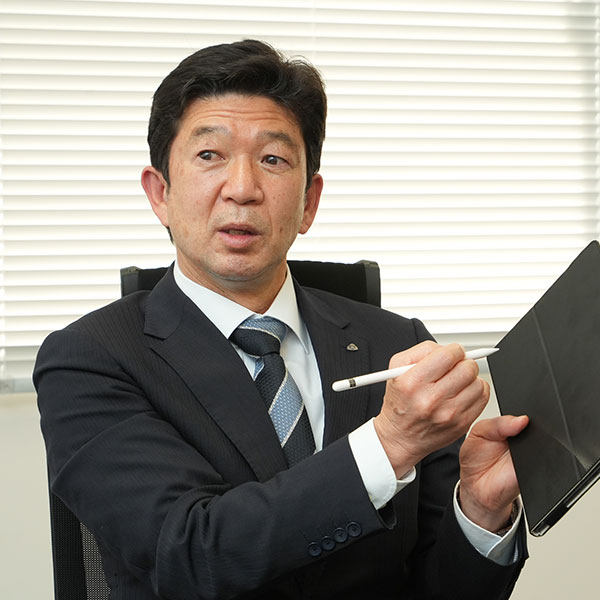 「みんなも『未来の学びプロジェクト』に参加してください」と語る林先生。