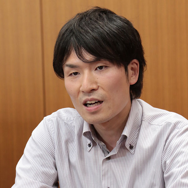 担任の星川諒先生（数学科）