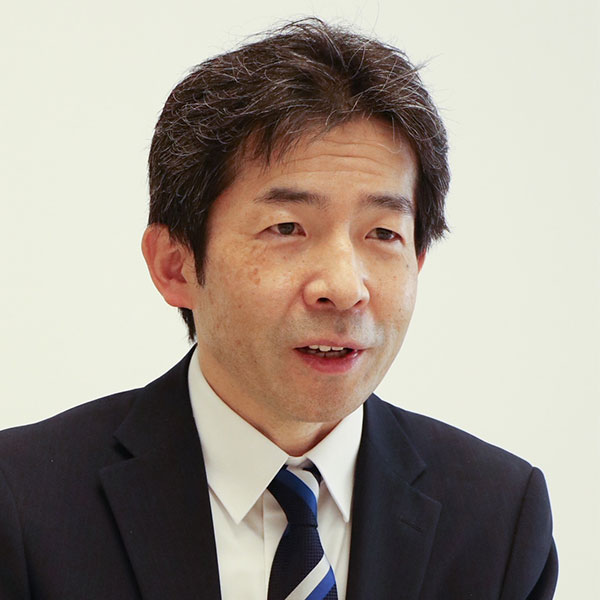 お話を伺った二木先生。先生自身もゼミ『メタバースの不思議な世界』を主宰しています。