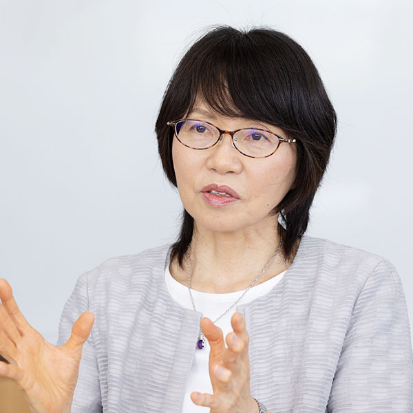 熊川美帆子先生（国際コース・英語科主任）