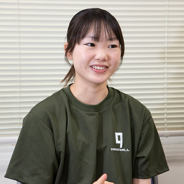 下山優里さん（女子ハンドボール部部長／高3）