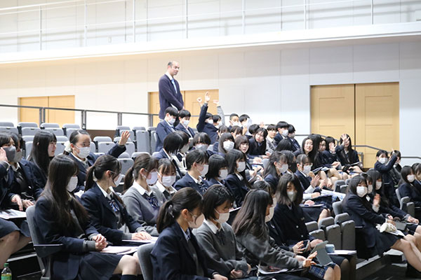 2024年1月に行われた第1回『データサイエンス講座』の写真です