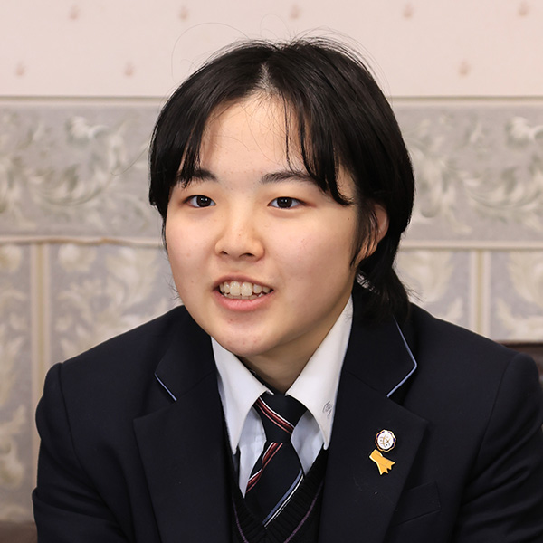 Fさん（高2）生徒会長よさこい部と声優部を兼部