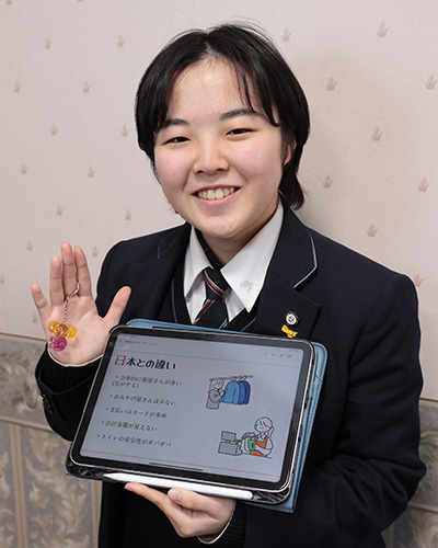 帰国後に日本とオーストラリアの違いをスライドにまとめたFさん。