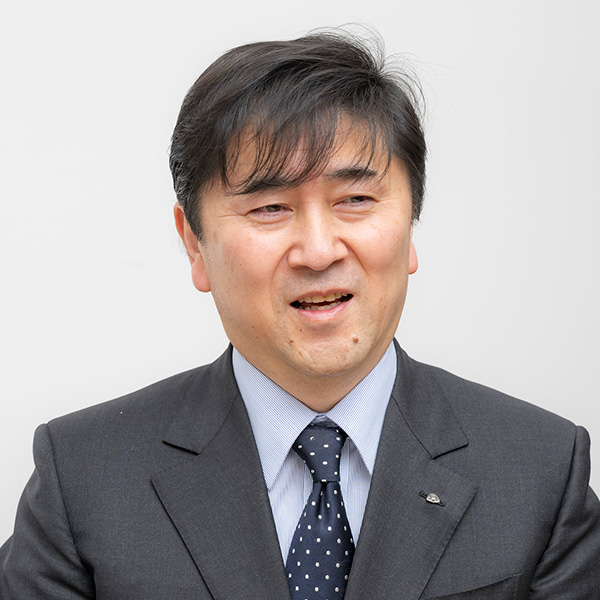 進路指導科（科長）の大橋正明先生