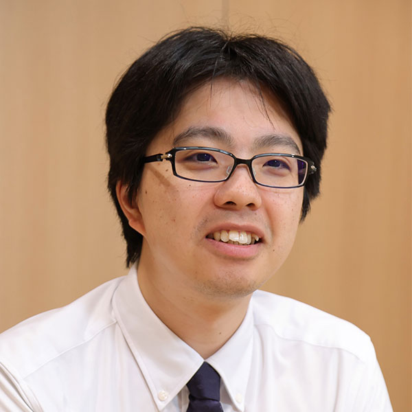 戸丸凌太先生 国語科 高3担任