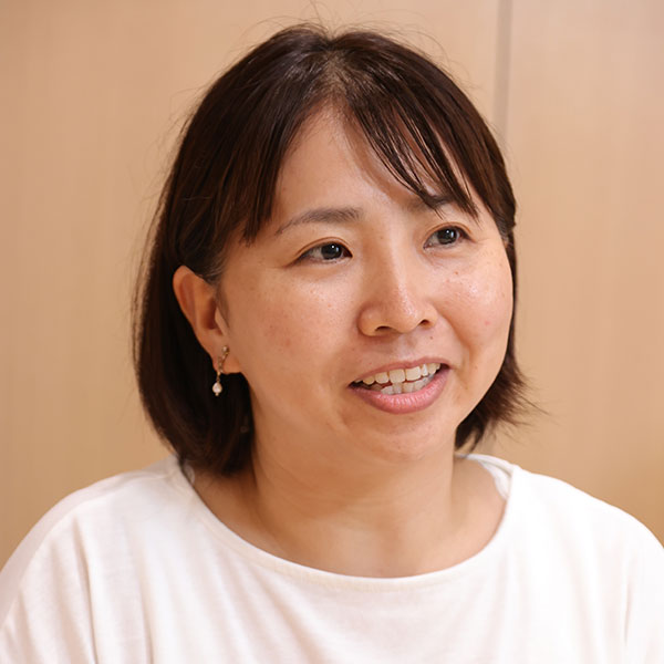 鈴木直子 先生 地歴公民科 高3担任