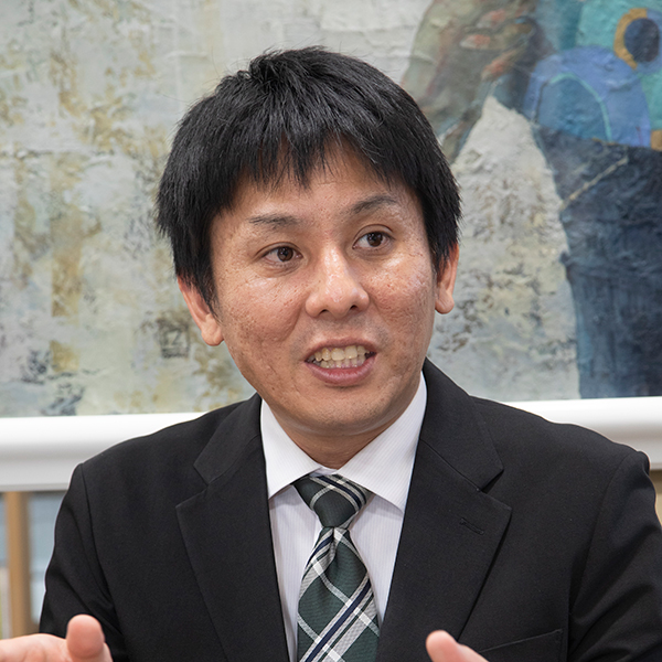 「歯科医療を志す生徒に必要な資質や、能力を育成する教育プログラムを用意しています」と語る田口尚紀教頭。