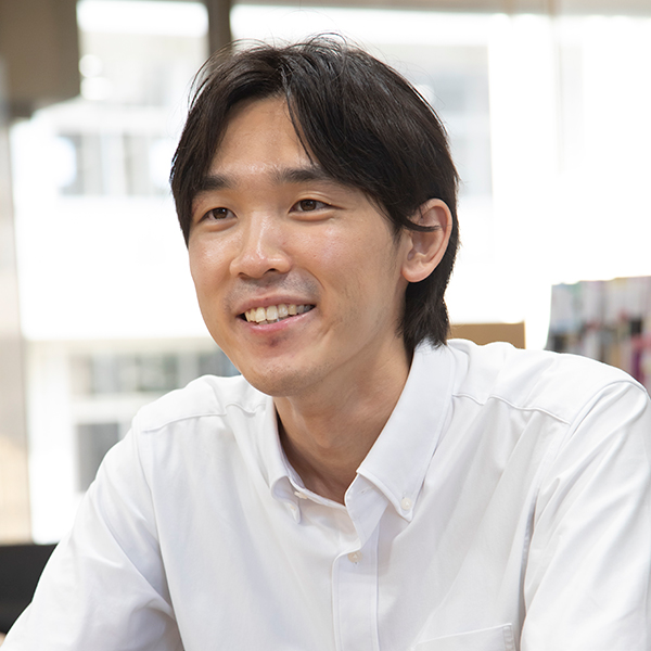 「神奈川歯科大学で開催する緑ヶ丘女子の学校説明会にもぜひ来てください」と話す石井匡先生。