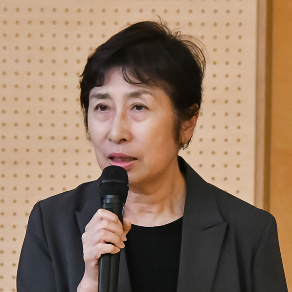 髙塚砂江子 教頭