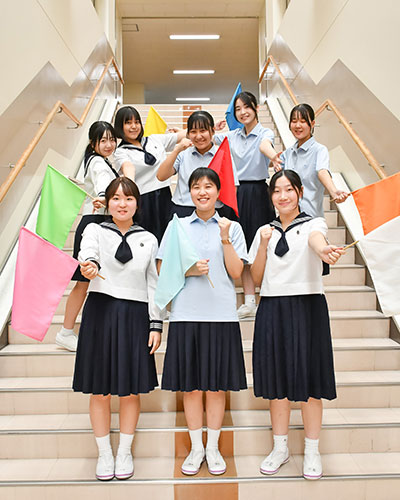 通称「シンデレラ階段」は、文化祭で装飾される象徴的な場所。今年もどんな装飾が企画されているのか楽しみです。