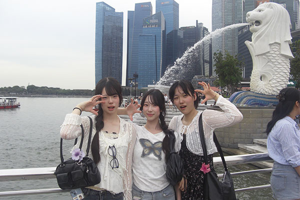 シンガポールのシンボル マーライオン像