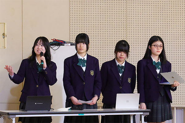 発表時間は1チーム6分。同じコースでも体験内容は班ごとに異なるため、他班の発表を聞くことも貴重な学びとなります。