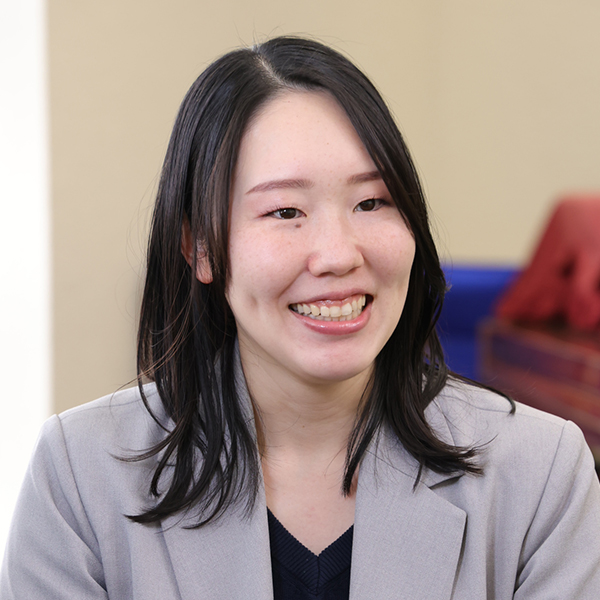 衛藤ゆり先生(高2担任)