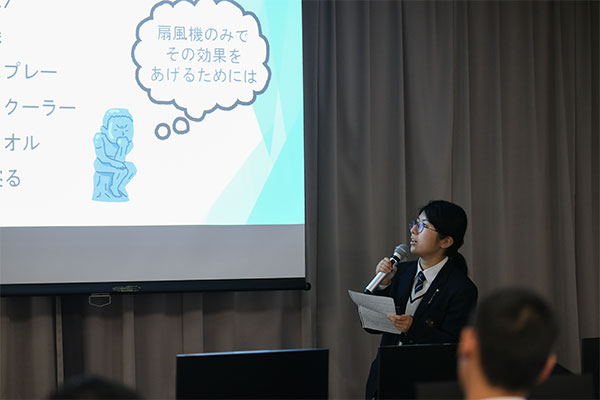 高1・高2対象の「探究学習発表会」の様子。自身の進路をより確実なものにするため、学校生活の全てを学びのフィールドにして成長していきます。