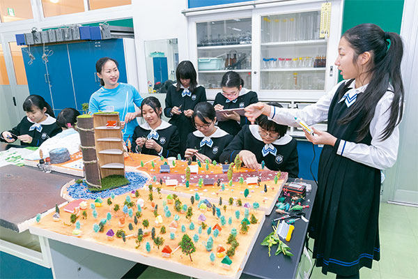 あかつき祭での、『理想の街を創ろう』。来場者を楽しませる工夫もしています。