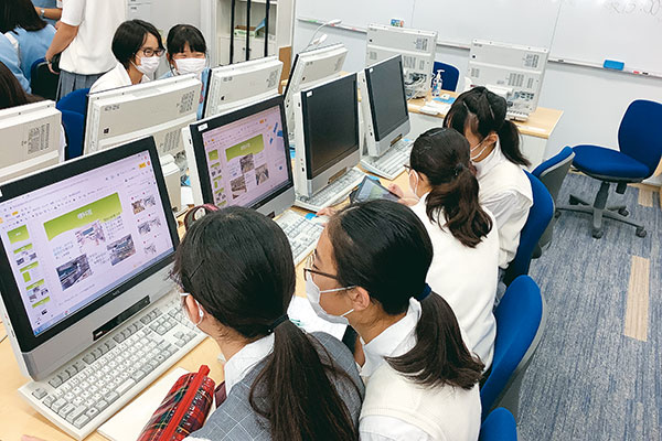 学園祭でオンライン発信する学校紹介の動画を、仲間と協力しながら自分たちの手で作り上げます。