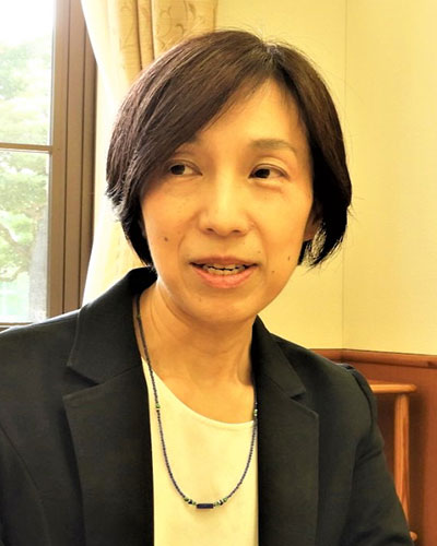 教頭の長沼容子先生の写真です。