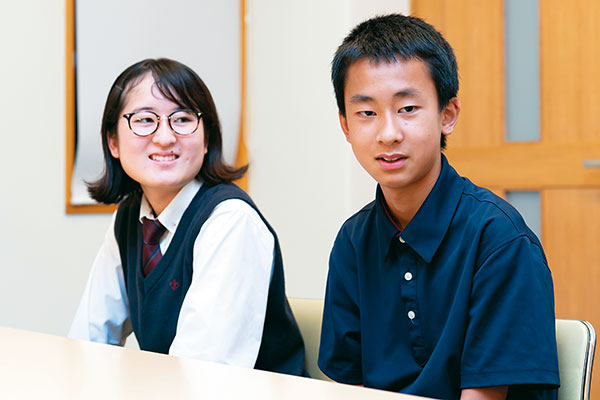 「美しいチャペルや壮大なパイプオルガンが自慢です」