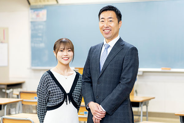 中3当時、担任を務めた社会科の関根章文先生と。当時の思い出を懐かしそうに語ってくれました。