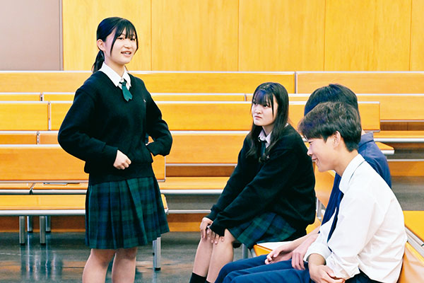 生徒たちは、意見交換でも活発に発言。実社会では企業がSDGsにどう取り組んでいるか、新技術をいかに役立てているかの見識をさらに深めました。