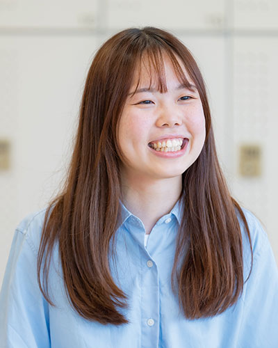 「大学のダンスサークルでは、副幹事長を務めています。中高時代に多くの人の意見をまとめてカタチにした経験が、今に活かされています」