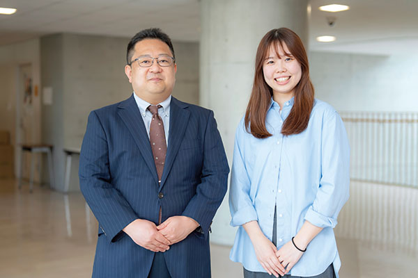 担任としてHさんを支えた山代先生と。
