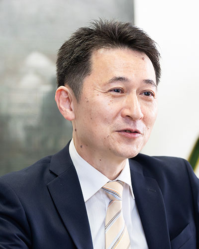 岡村薫校長先生の写真です