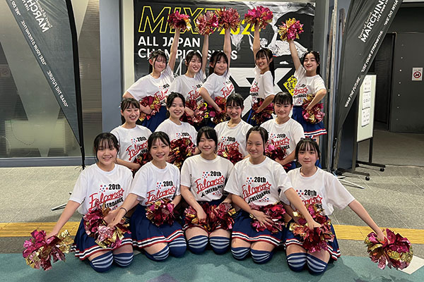 チアダンス部の集合写真です