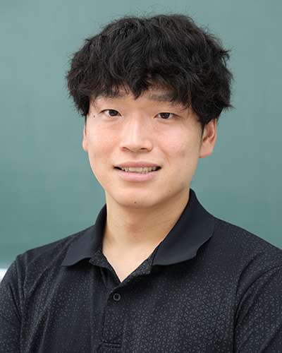 お話を伺った社会科の野中俊希先生。