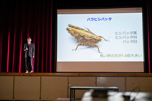 『才能発見プログラム』の優秀作は、学園全体で行う『未来TED』に出場して発表します。