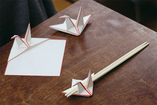 相手のことを大切に思い、考えながら折り、美しい箸置きなどが完成しました。