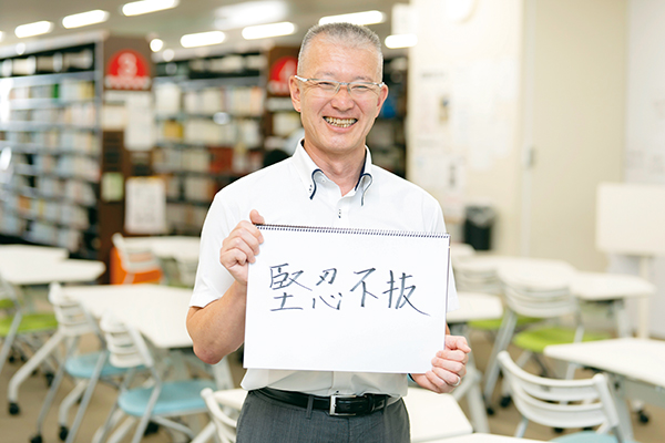 遠泳がつなぐ先輩と後輩の絆　伝統の行事で、心身を鍛える