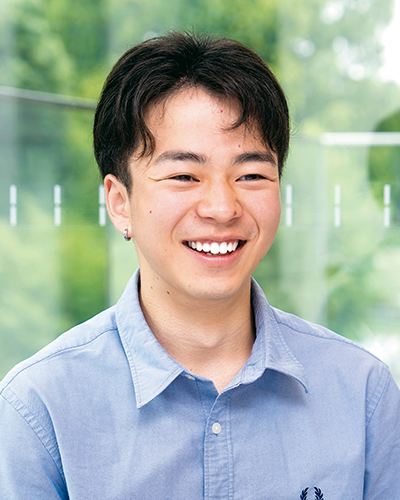 「中高時代に得た、“まずやってみる”精神が、大学生活のあらゆる場面で活きています」と語るHさん。