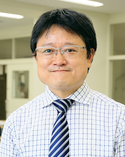学年主任・情報科主任／小岩孝一先生