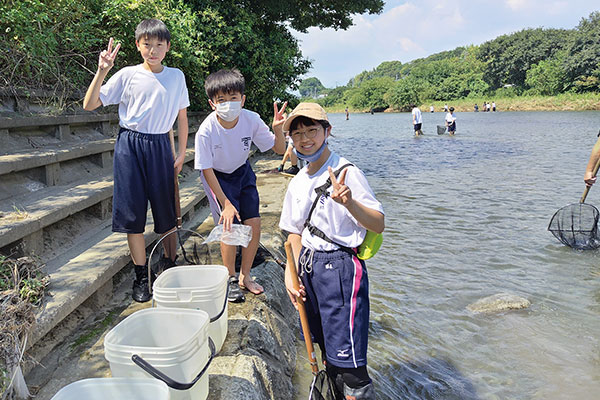中学生に大人気の川の勉強会