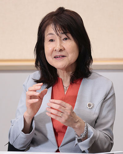 校長 萩原千加子先生
