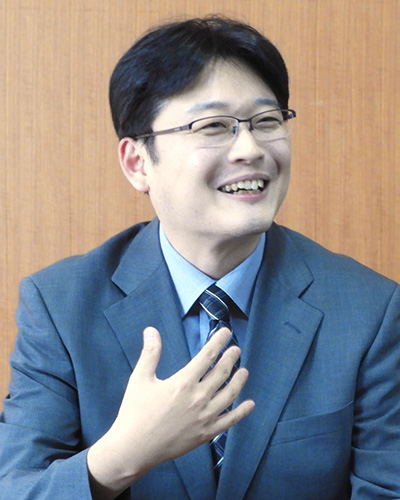 進学指導部長・国語科／高橋慶臣先生