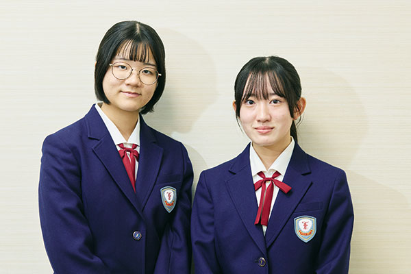 チーム代表のS・Mさん（高1・右）、S・Yさん（高1・左）