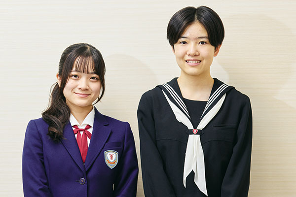 チーム代表のA・Mさん（中3・右）、K・Aさん（高1・左）